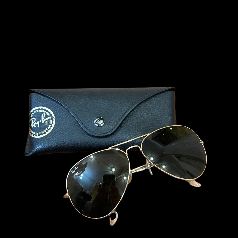 Classic Ray-bans aviator black-gold frames paid $200 for them worn like 4 times